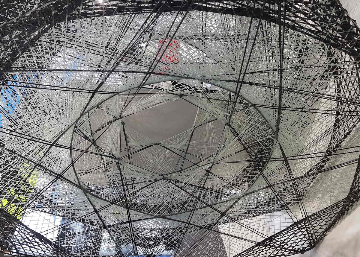 Mühlmeier composite auf der JEC Messe Carbon Glass Skulptur